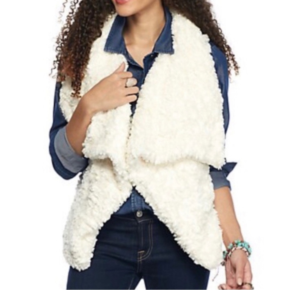 Me Jane White Fuzzy Vest